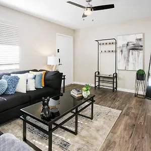 Desert Skyline Apt W/pool & Apartment Phoenix