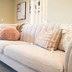 Exquisite Townhome With Spacious Loft And Gourmet Kitchen Holiday home Seattle
